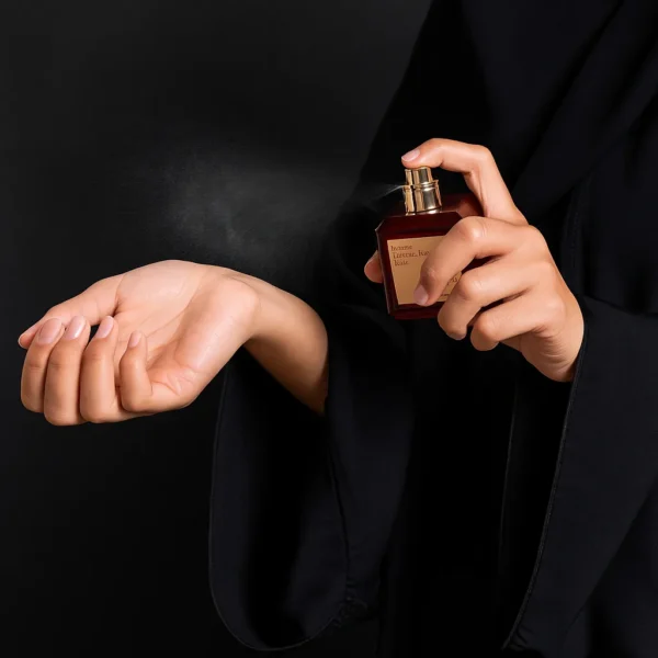 عطر باكارا روج للرجال والنساء: عطر الجاذبية والفخامة